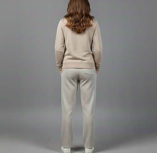 Beige Sweatshirt & Beige Flapper